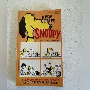 Vintage Peanuts Paperback Cartoon Here Comes Snoopy Book Charles M. Schulz 1958